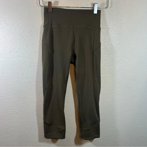 Lululemon In Movement Crop Everlux 19" Sage green - Picture 2 of 10